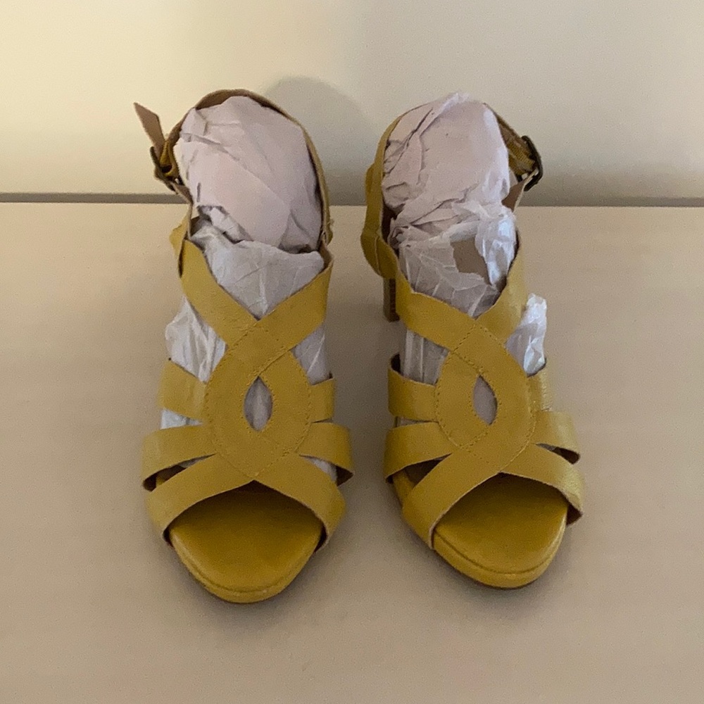 Cute Ankle-Strap Shoes 9.5W EUC